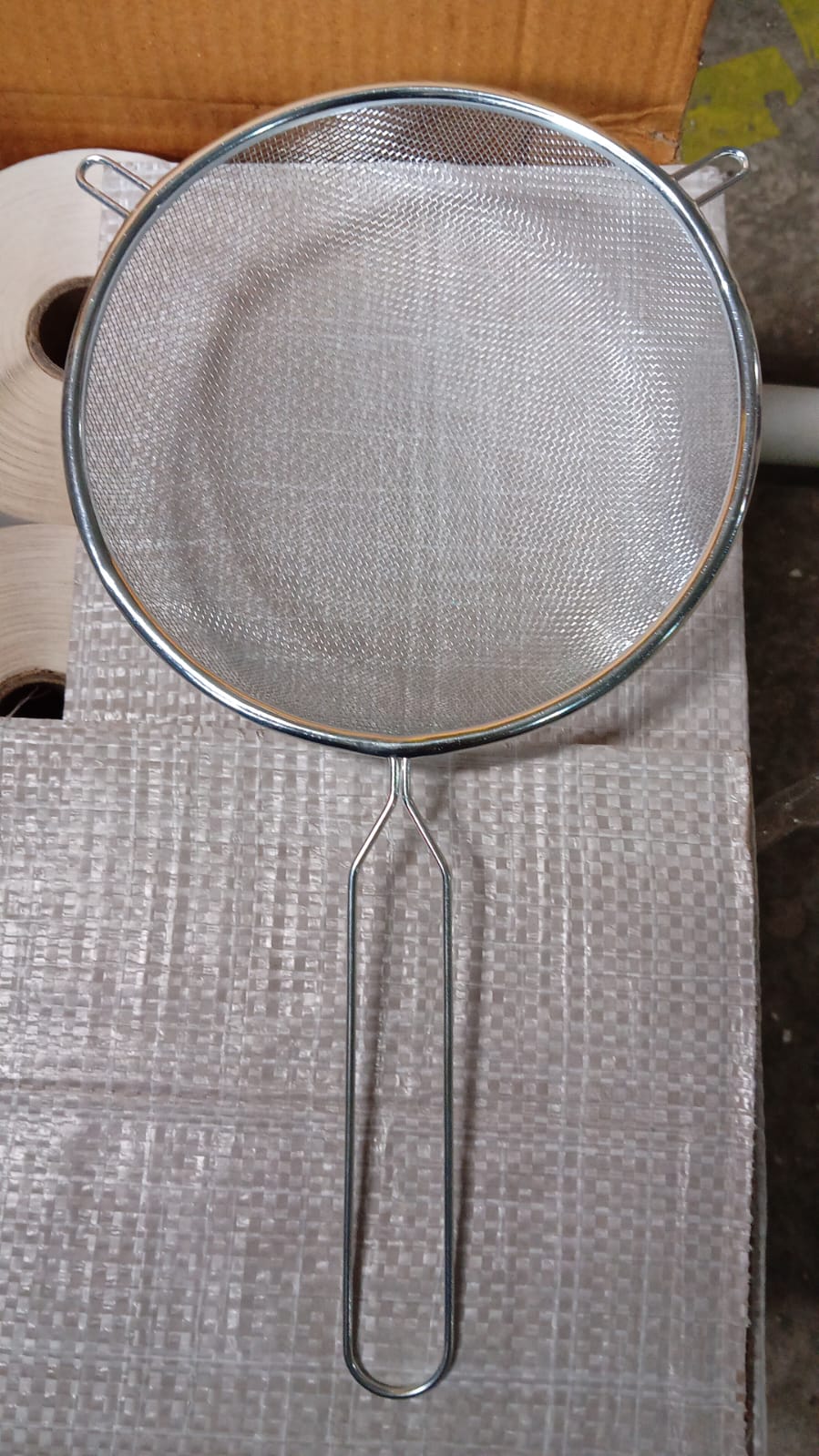 Big Mesh Strainer With Handle Stainless Steel Oil Straine, Mesh Sieve Strainer(1 Pc) Big Mesh Strainer With Handle Stainless Steel Oil Straine, Mesh Sieve Strainer(1 Pc)